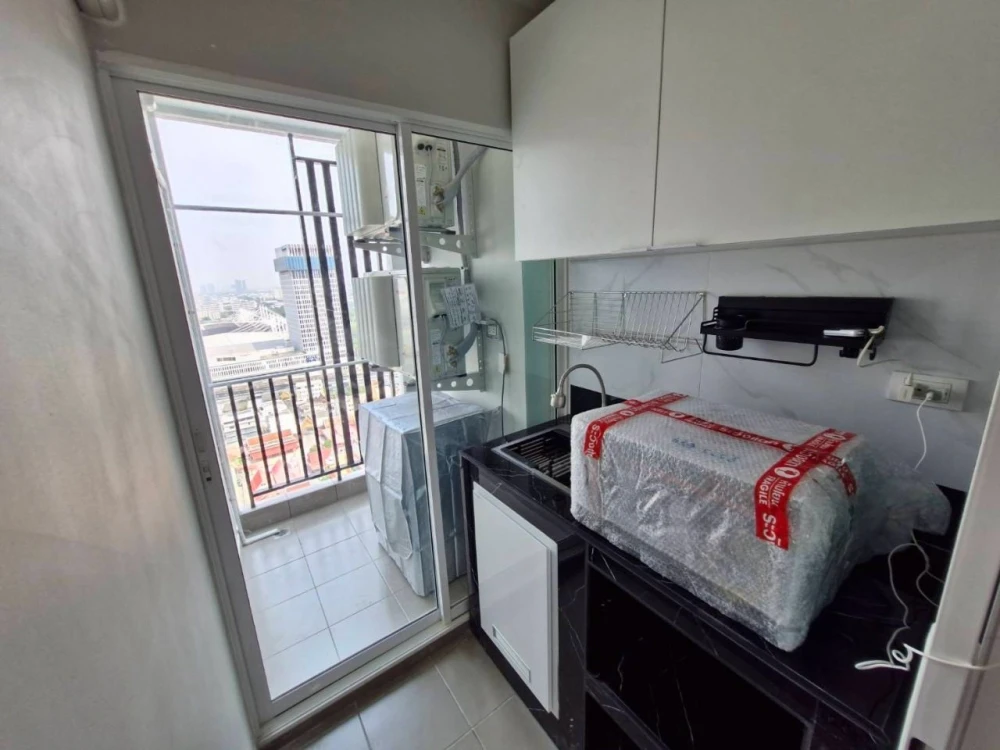 For rent: Regent Home Bangna, high floor unit, very livable, fully furnished. Book now!