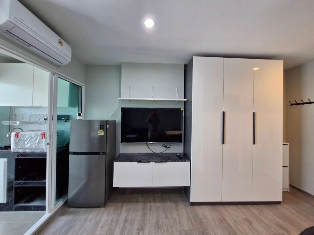 For rent: Regent Home Bangna, high floor unit, very livable, fully furnished. Book now!