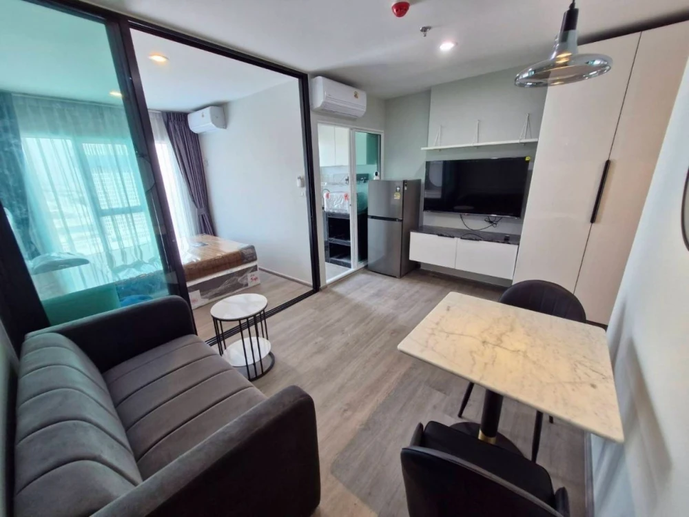 For rent: Regent Home Bangna, high floor unit, very livable, fully furnished. Book now!