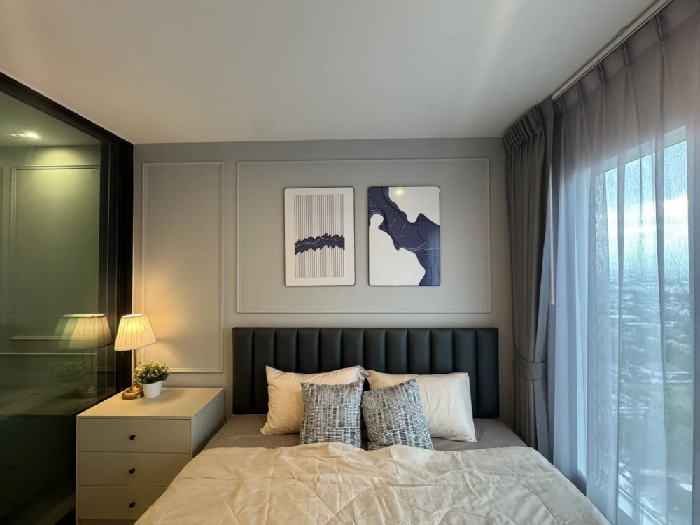For rent: Regent Home Bangna, high floor unit, fully furnished, very livable. Book now!