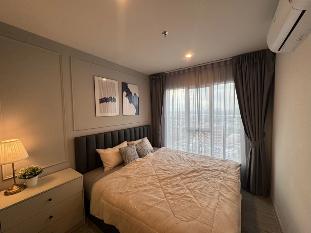 For rent: Regent Home Bangna, high floor unit, fully furnished, very livable. Book now!
