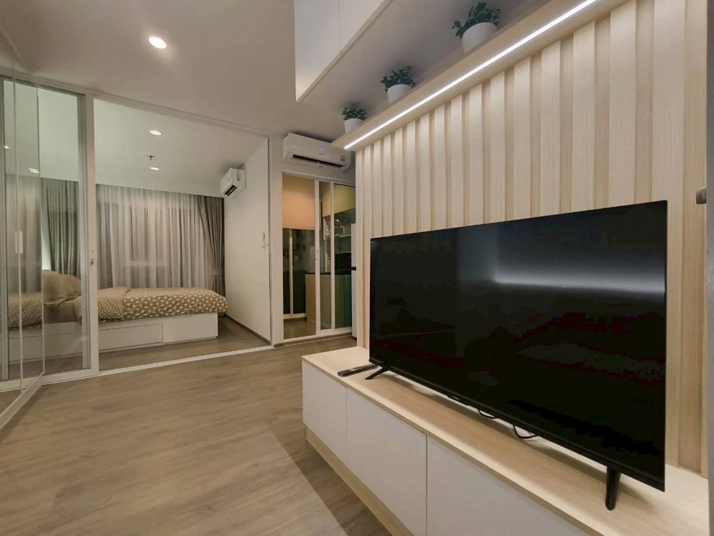 For rent: Regent Home Bangna, high floor unit, fully furnished. Book now!