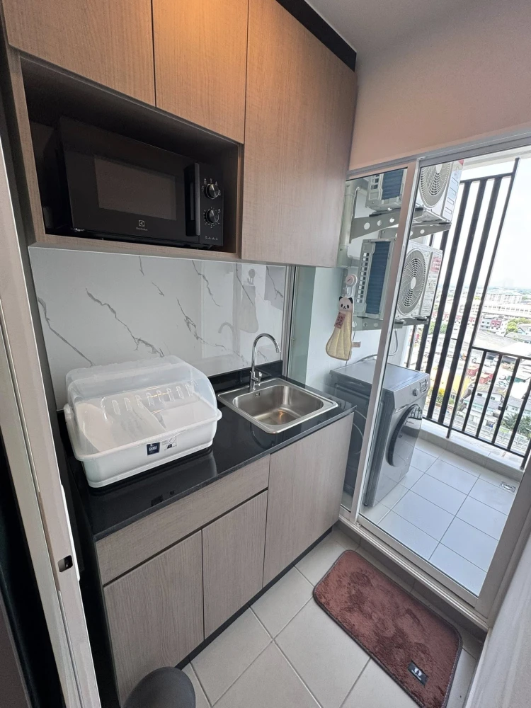 For rent: Regent Home Bangna, high floor unit, fully furnished. Book now!