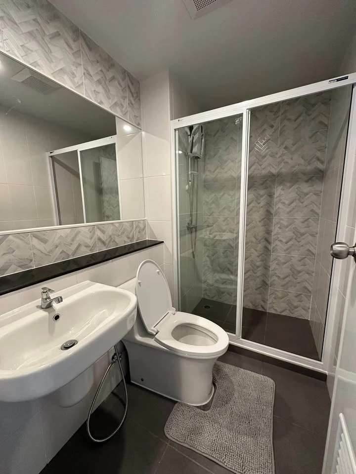 ให้เช่า Regent Home Bangna ห้องชั้นสูงมาก ได้วิวสระว่ายน้ำสุดชิล ตกแต่งฟังก์ชั่นครบ จองเลยอย่าลังเล