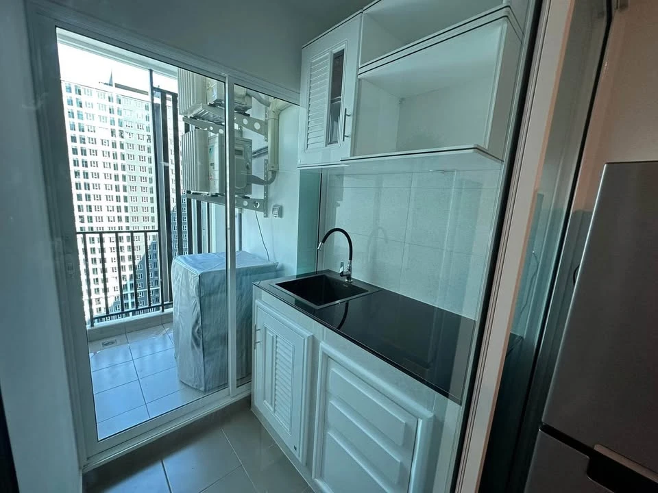 ให้เช่า Regent Home Bangna ห้องชั้นสูงมาก ได้วิวสระว่ายน้ำสุดชิล ตกแต่งฟังก์ชั่นครบ จองเลยอย่าลังเล