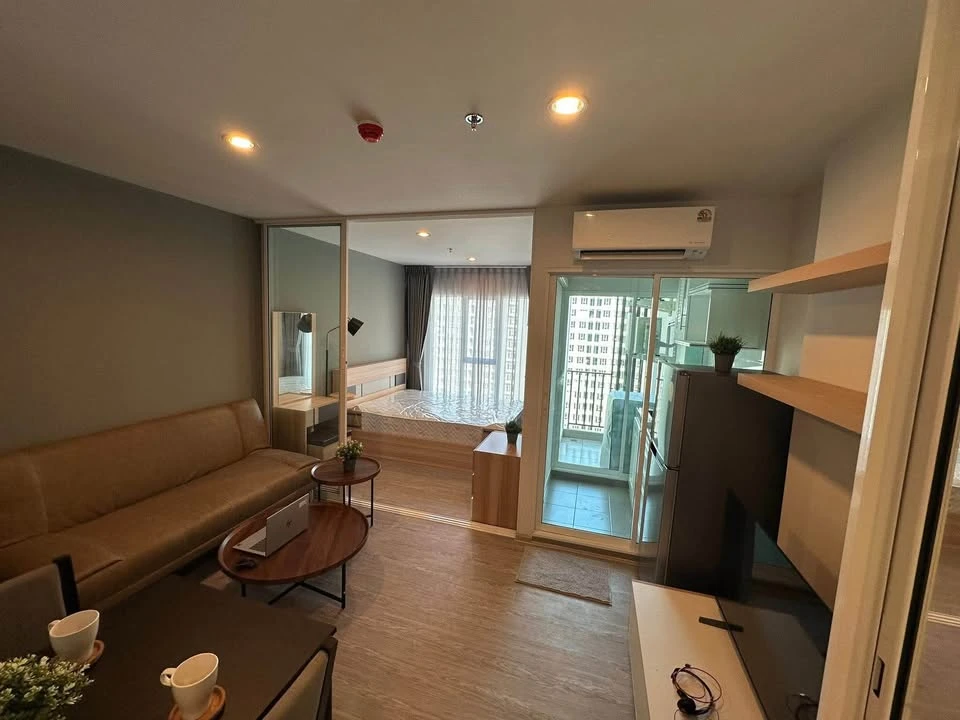 ให้เช่า Regent Home Bangna ห้องชั้นสูงมาก ได้วิวสระว่ายน้ำสุดชิล ตกแต่งฟังก์ชั่นครบ จองเลยอย่าลังเล