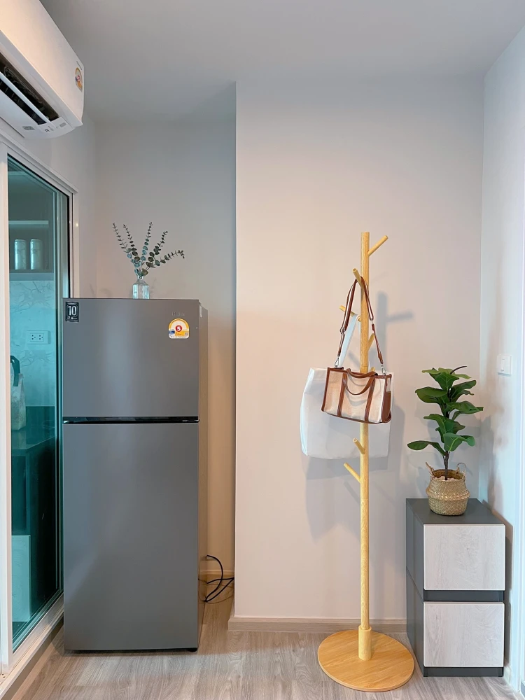 For rent: Regent Home Bangna. Nice, high-floor unit with well-partitioned rooms. Book now before it's too late!!!