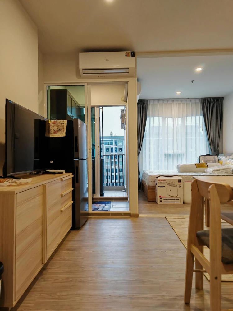 For rent: Regent Home Bangna, a nice room, good location, comes with complete furniture and facilities. Don't miss it.