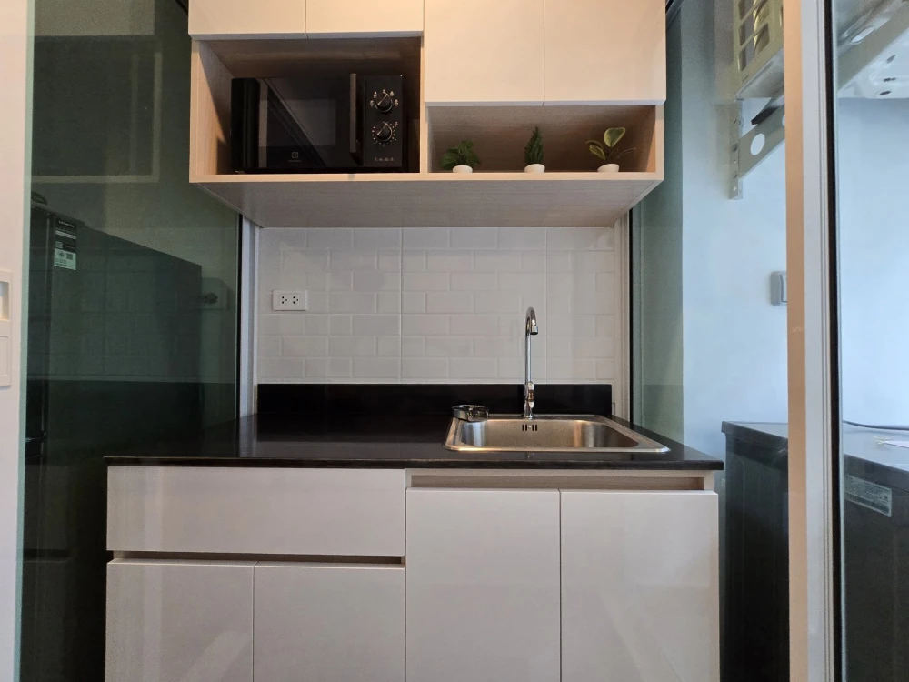 ให้เช่า Regent Home Bangna ห้องน่าอยู่ ทำเลดี มาพร้อมโซฟาตัวใหญ่น่านั่ง เห็นวิวสวน ห้ามพลาด