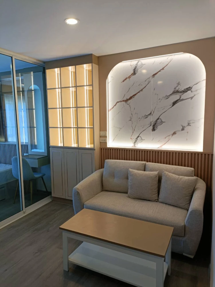 For rent: Regent Home Bangna, a lovely room with furniture, on a high floor. Book now!