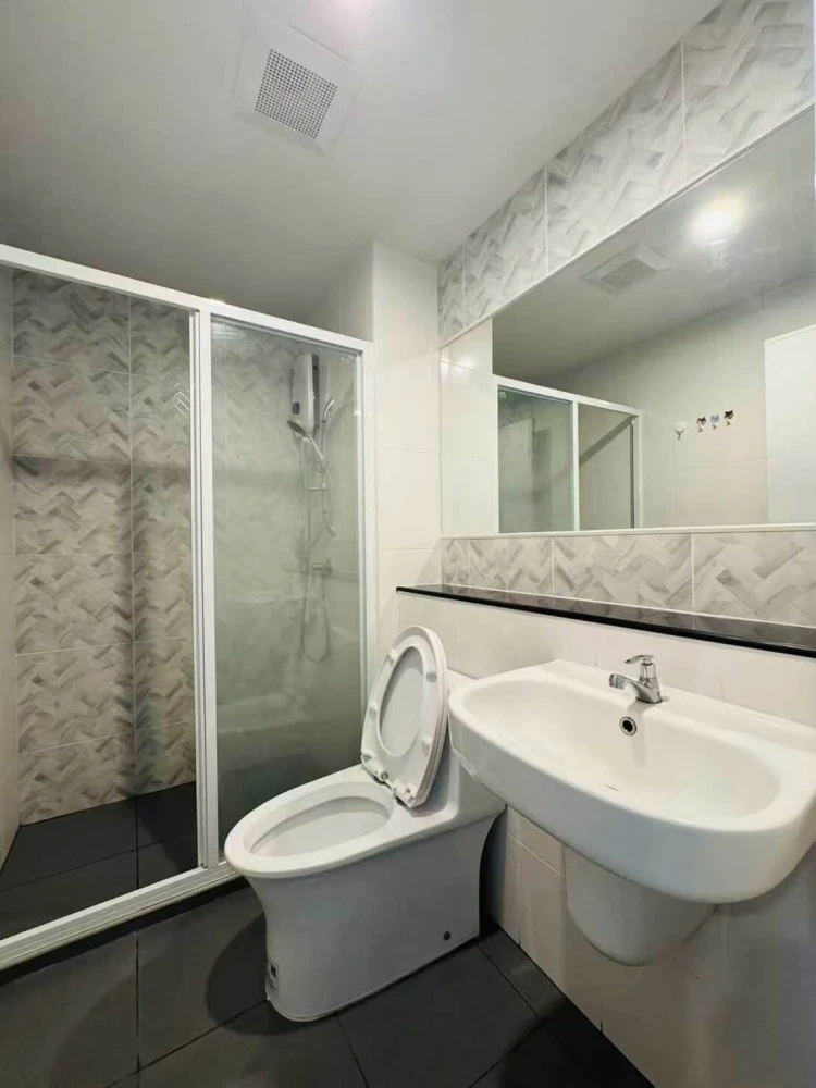 Regent Home Bangna for rent—a lovely, fully furnished unit. Book now!