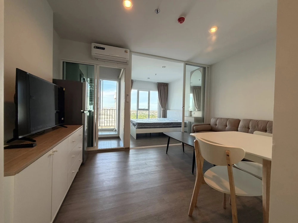 For rent: Regent Home Bangna. A lovely room, fully furnished with appliances. Book now!