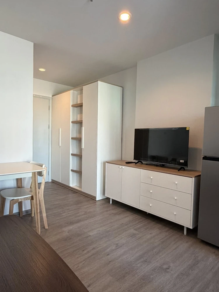 For rent: Regent Home Bangna. A lovely room, fully furnished with appliances. Book now!