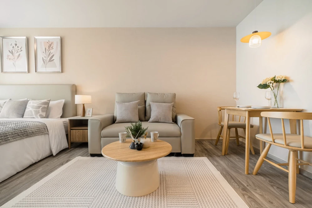 For rent: Regent Home Bangna, 32nd floor, beautifully furnished with built-in features and Chao Phraya River view. Convenient and fully equipped. Move