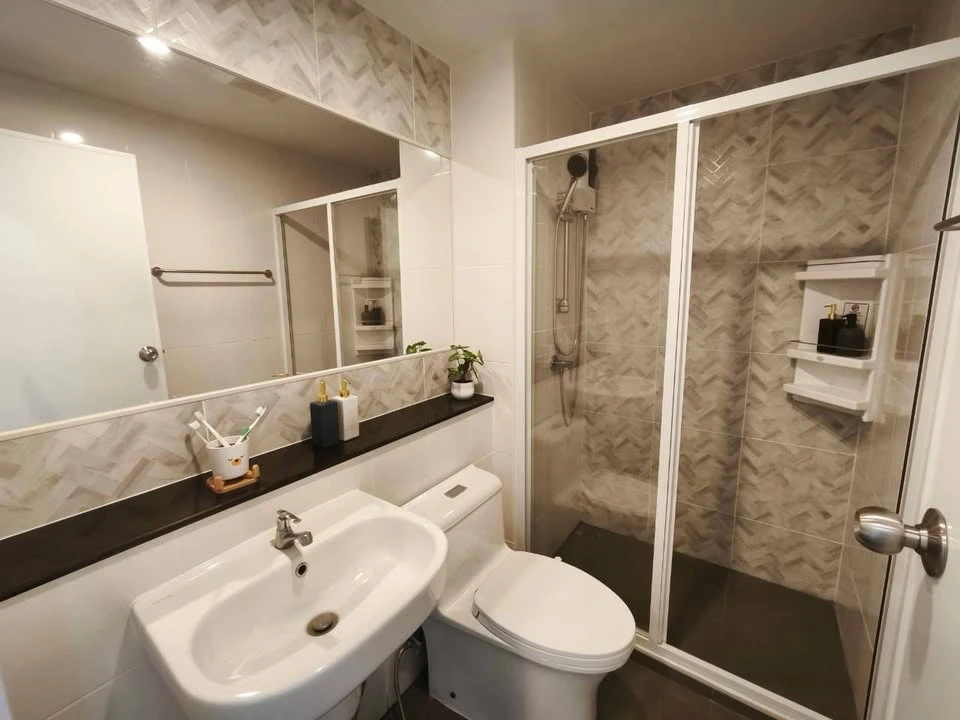 Regent Home Bangna unit for rent—move-in ready! The space is well-partitioned with a functional layout. Great value—book yours today!