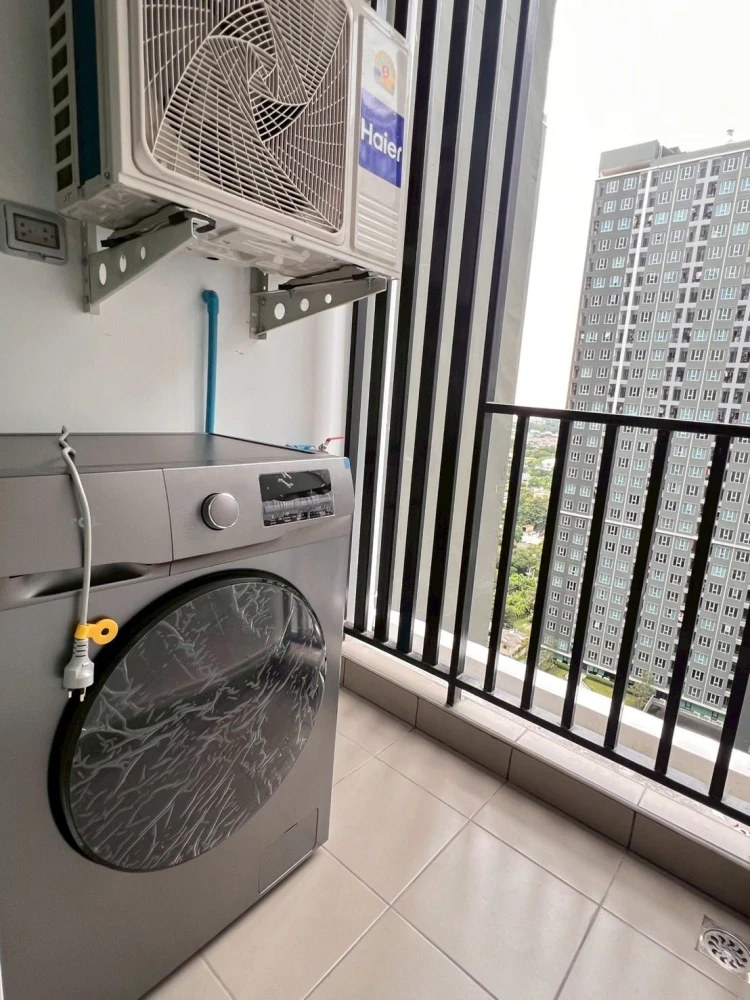 For rent: Regent Home Bangna. Ready to move in, well-partitioned and zoned. Great value! Book now, don't miss out!