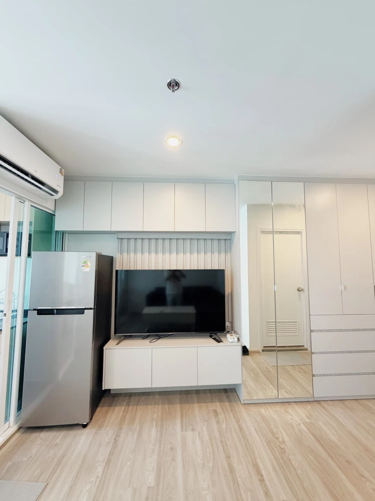 For rent: Regent Home Bangna, ready-to-move-in unit, high floor, fully furnished. Book now!