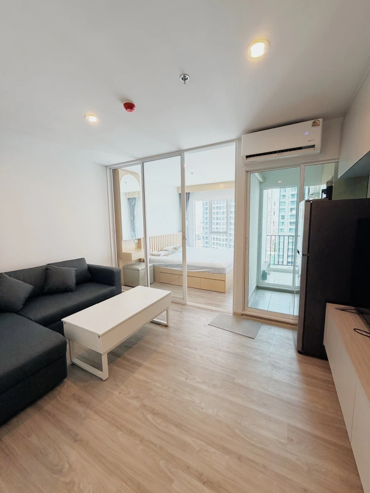 For rent: Regent Home Bangna, ready-to-move-in unit, high floor, fully furnished. Book now!