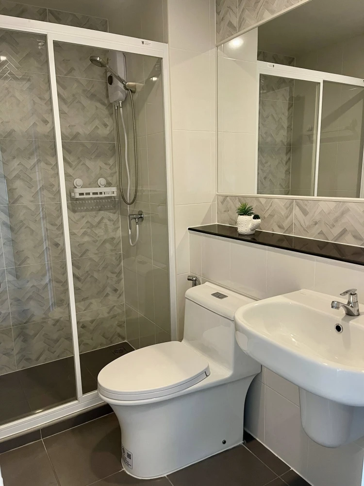 Regent Home Bangna condo for rent. Ready to move in, just bring your belongings. Fully furnished. Book now!