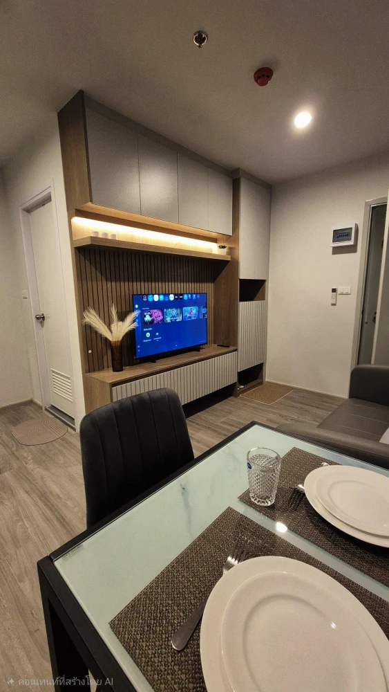 For rent: Regent Home Bangna, corner unit, 22nd floor, Building A. Fully furnished with built-in furniture and clearly separated zones. Ready to move
