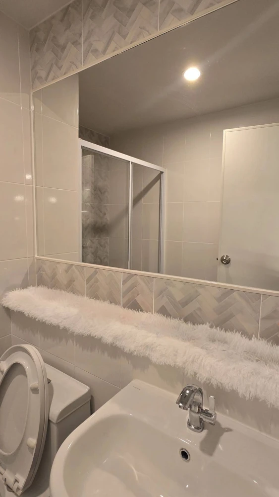 For rent: Regent Home Bangna, corner unit, unobstructed view, high-quality built-in furniture. You absolutely have to book this one!