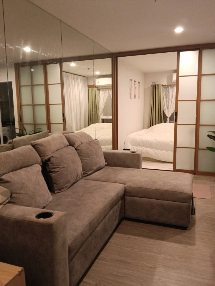 For rent: Regent Home Bangna, corner unit, unobstructed view, high-quality built-in furniture. You absolutely have to book this one!
