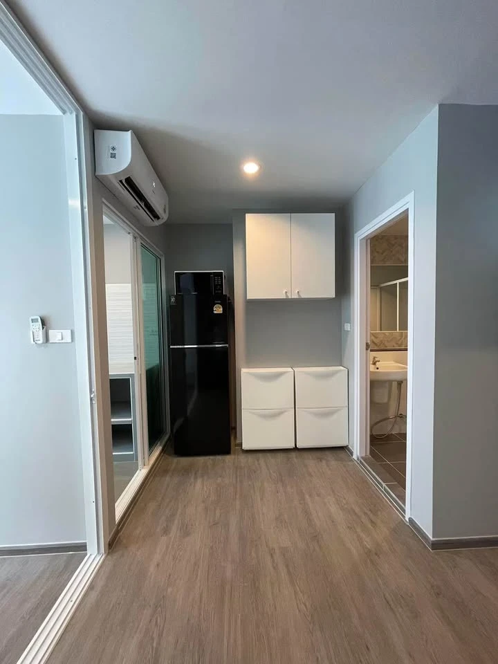 For rent: Regent Home Bangna, corner unit, rare floor plan, city and pool view, very beautiful. Book now!