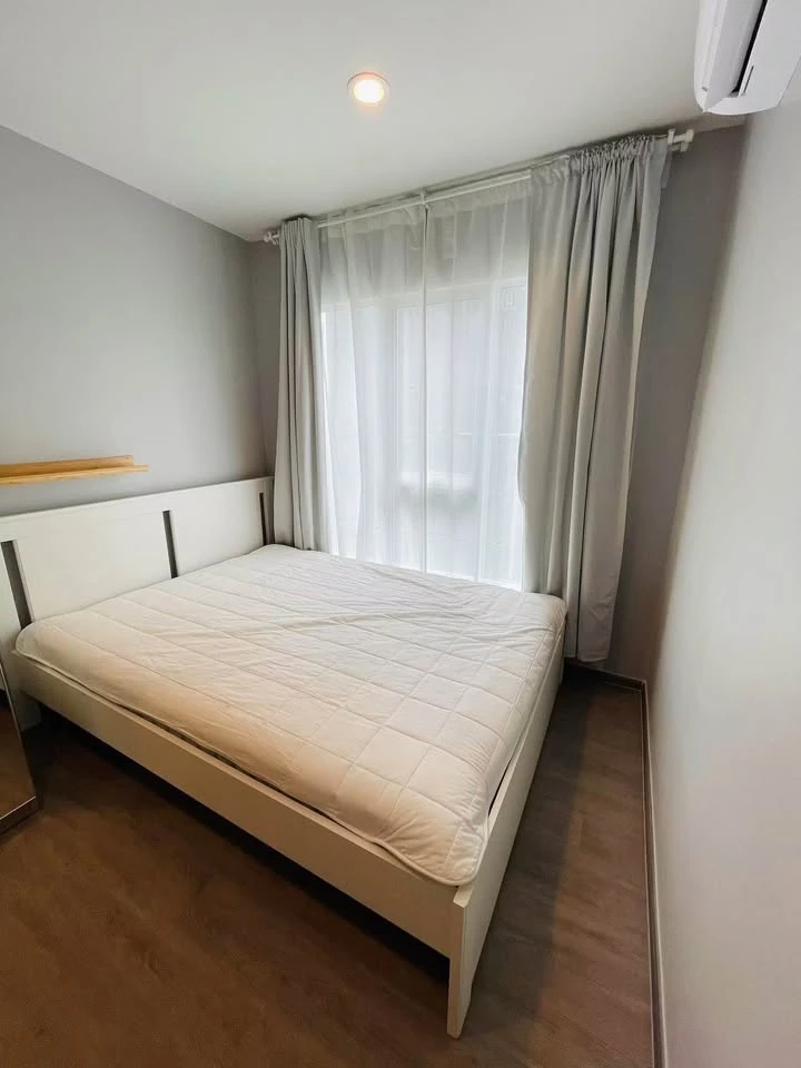For rent: Regent Home Bangna, corner unit, rare floor plan, city and pool view, very beautiful. Book now!
