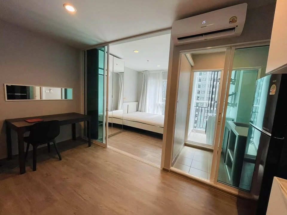 For rent: Regent Home Bangna, corner unit, rare floor plan, city and pool view, very beautiful. Book now!