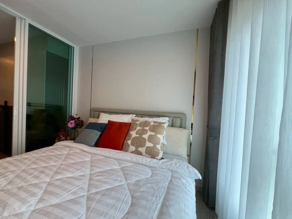For rent: Regent Home Bangna, corner unit, quiet area, fully furnished, ready to move in.