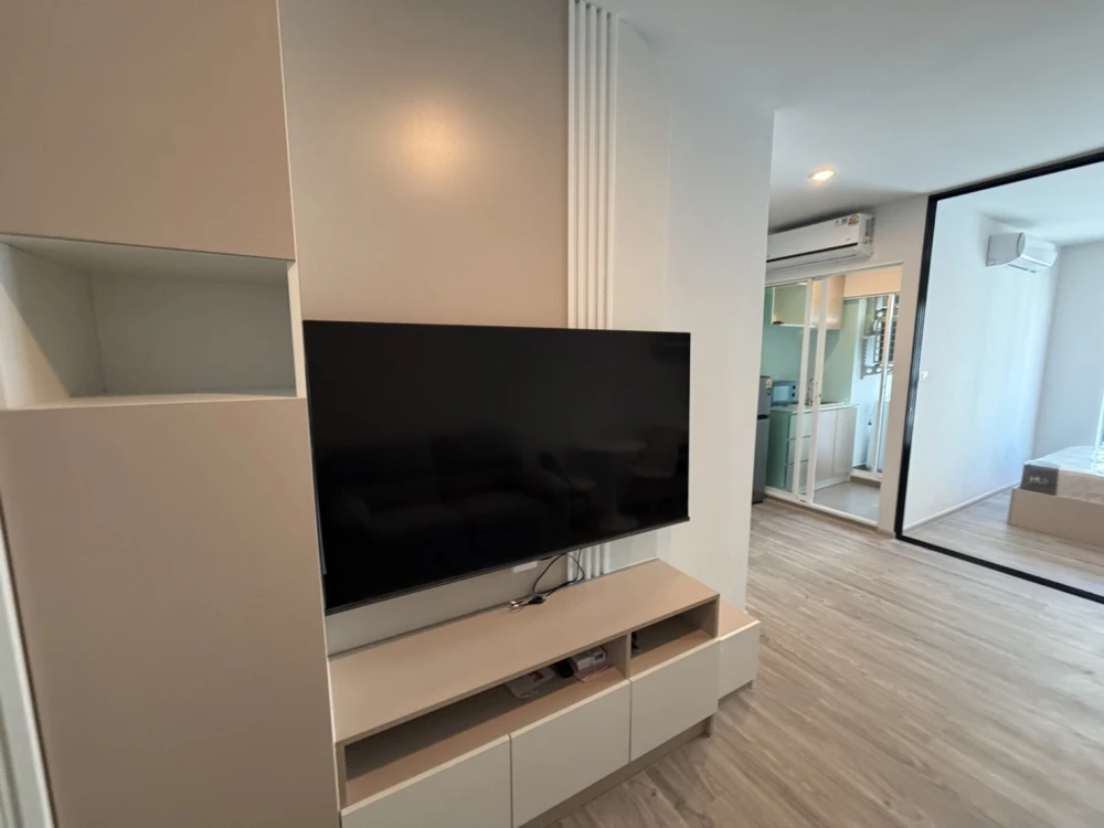 For rent: Regent Home Bangna, corner unit, quiet area, fully furnished and equipped with appliances. Just bring your bags and move in!