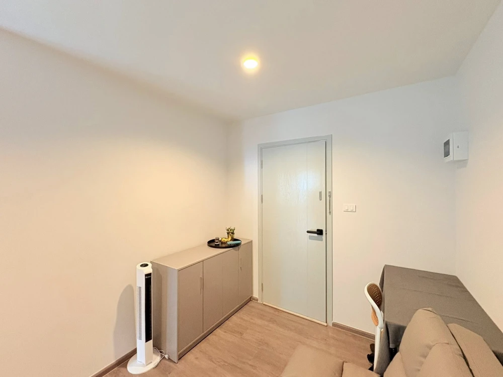 For rent: Regent Home Bangna, corner unit offering privacy and unobstructed view. Fully furnished, ready to move in.