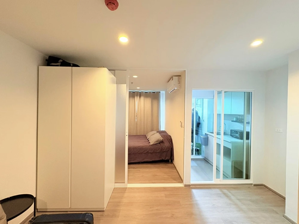 For rent: Regent Home Bangna, corner unit offering privacy and unobstructed view. Fully furnished, ready to move in.