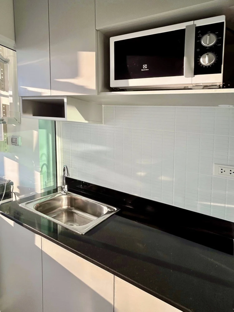 For rent: Regent Home Bangna, very high floor unit with unobstructed view of the Chao Phraya River. Book now!