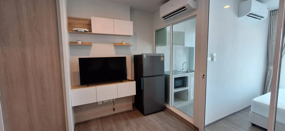 For rent: Regent Home Bangna, decorated room in a theme, good location, fully furnished, book now.