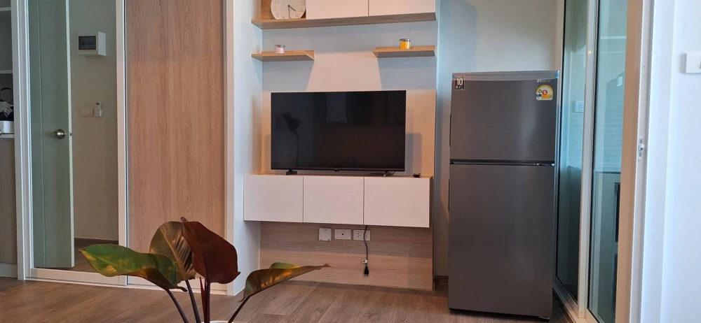 For rent: Regent Home Bangna, decorated room in a theme, good location, fully furnished, book now.