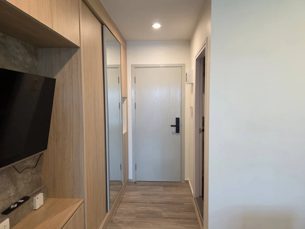 For rent: Regent Home Bangna. Beautifully decorated unit with built-in cabinetry throughout, including the kitchen. Book now before it's too late!