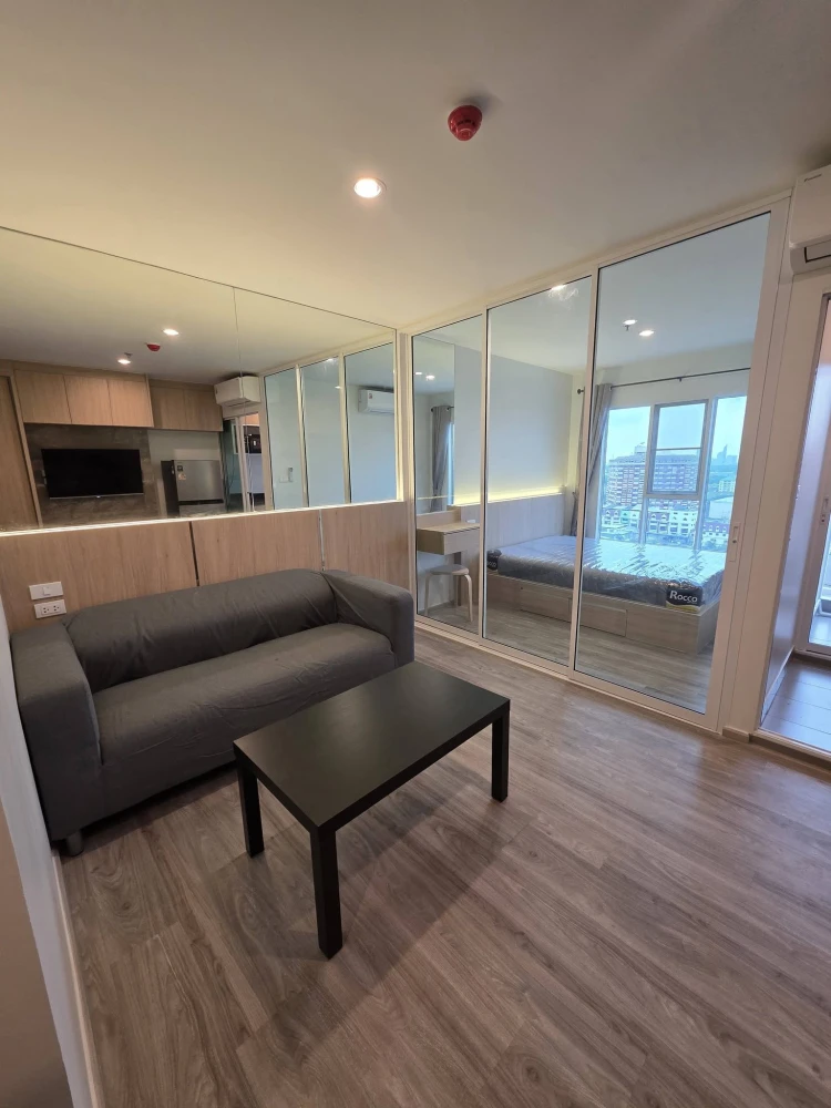 For rent: Regent Home Bangna. Beautifully decorated unit with built-in cabinetry throughout, including the kitchen. Book now before it's too late!
