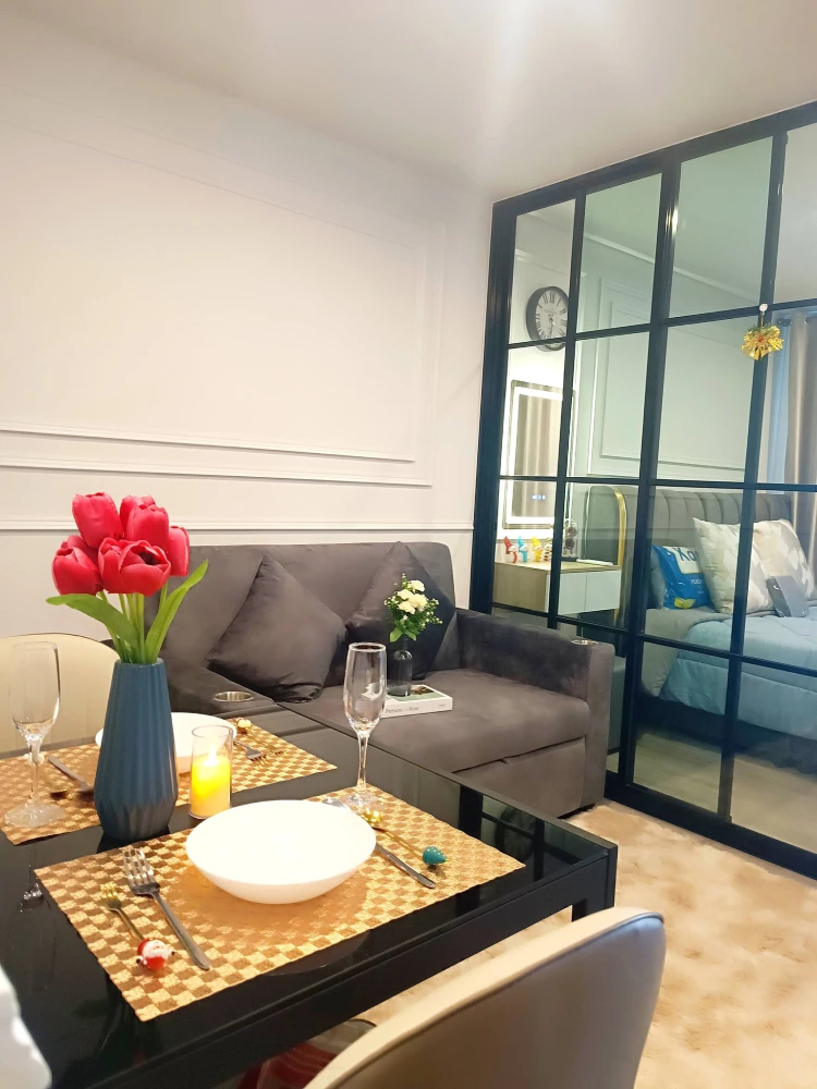 For rent: Regent Home Bangna. Nicely decorated room with separate areas for privacy. Amazing price! Book today! Don't wait!