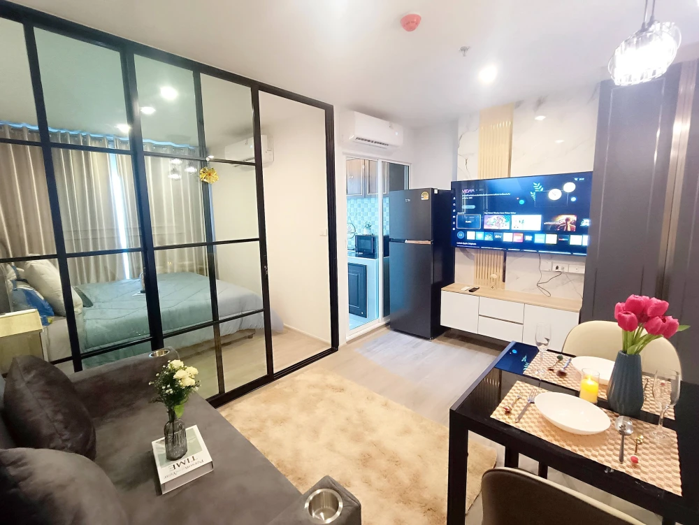 For rent: Regent Home Bangna. Nicely decorated room with separate areas for privacy. Amazing price! Book today! Don't wait!