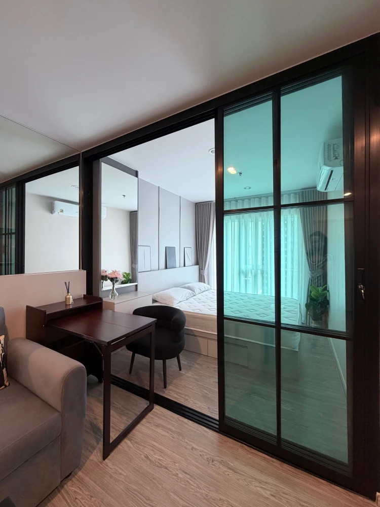 For rent: Regent Home Bangna. Beautifully decorated unit with high-quality built-in furniture. Book now before you miss this opportunity!