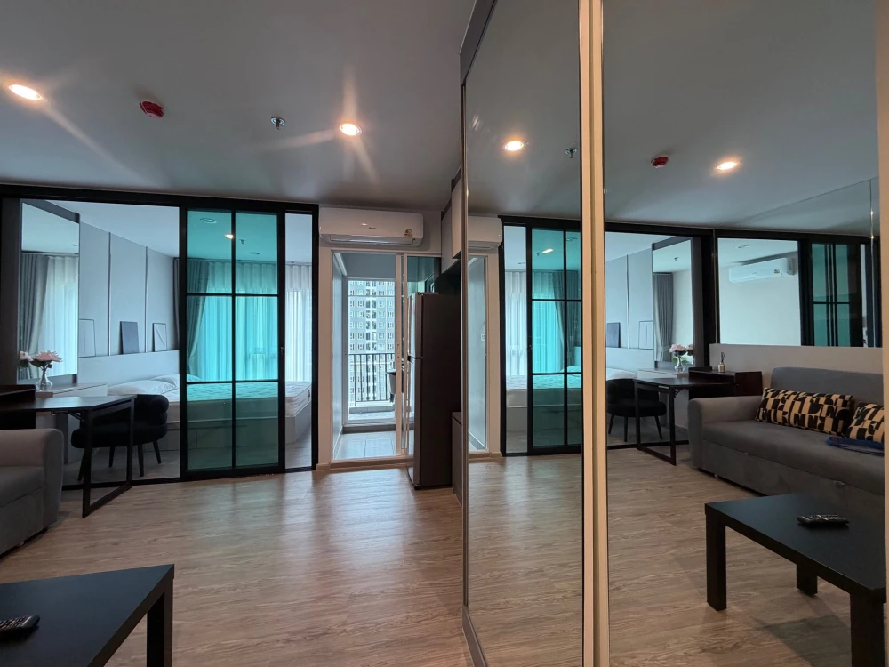 For rent: Regent Home Bangna. Beautifully decorated unit with high-quality built-in furniture. Book now before you miss this opportunity!