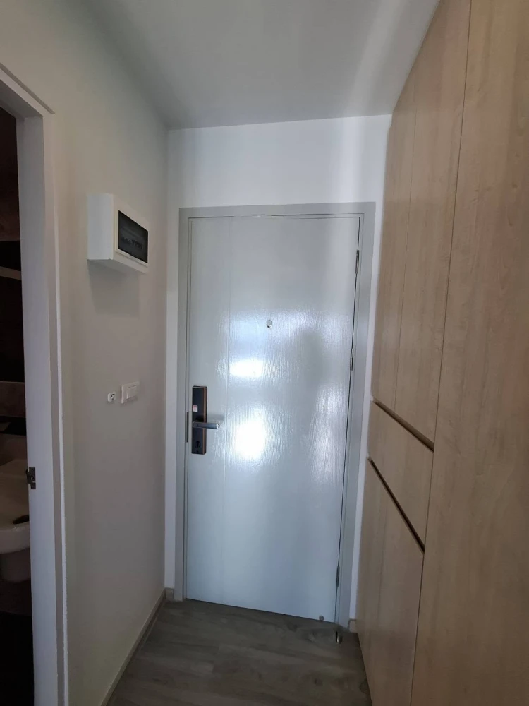 For rent: Regent Home Bangna. Beautifully decorated unit with high-quality built-in furniture. Amazing price! You'll regret not booking!