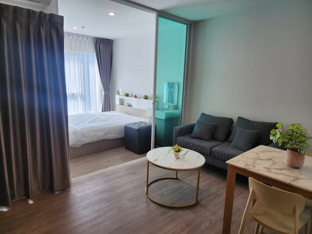 For rent: Regent Home Bangna. Nicely decorated room with complete furniture and appliances. Book now! Don't miss out!