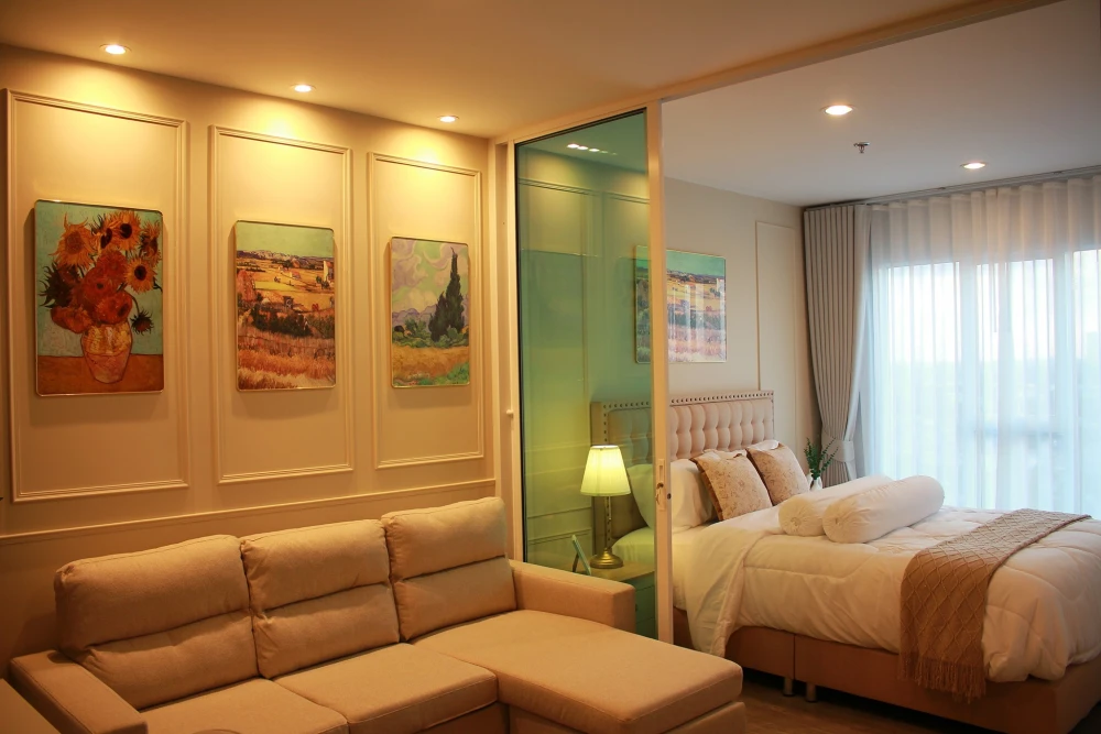 For rent: Regent Home Bangna, fully furnished unit on the 23rd floor with stunning Chao Phraya River views. Enjoy the cool breeze and unobstructed vie