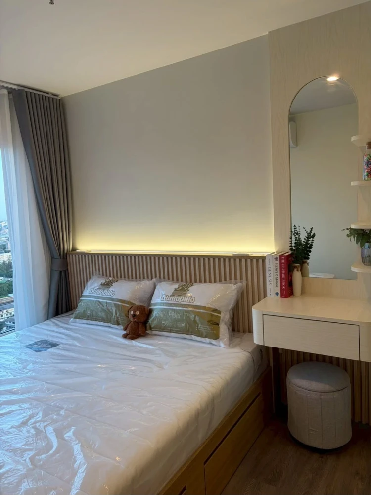 For rent: Regent Home Bangna. Beautifully decorated room with high-quality built-in furniture. Fully furnished. Book now!
