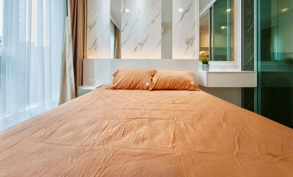 ให้เช่า Regent Home Bangna ห้องแต่งสวย บิ้วอินหัวเตียงสุดปัง เห็นวิวเมือง รีบจองเลย