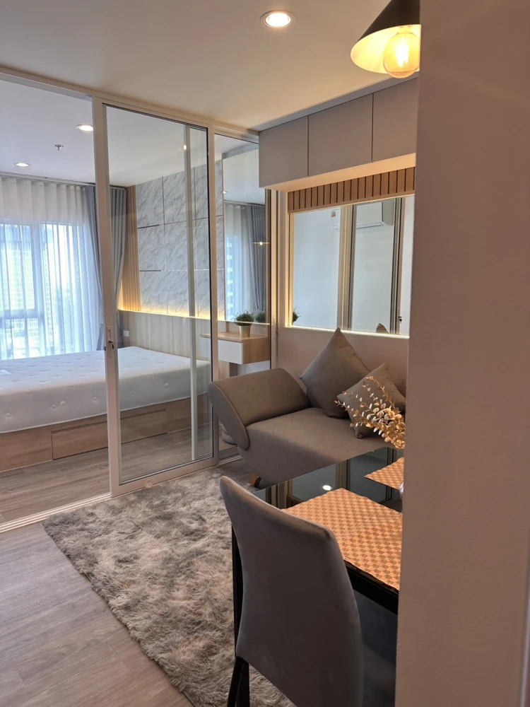 ให้เช่า Regent Home Bangna ห้องแต่งสวยคุมโทน บิ้วอินหัวเตียงอย่างดี มาพร้อมเฟอร์นิเจอร์ครบครัน จองด่วน