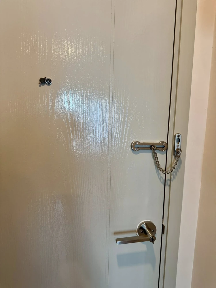 For rent: Regent Home Bangna. Beautifully decorated room with a stunning color scheme. Fully furnished; just bring your suitcase and move in!