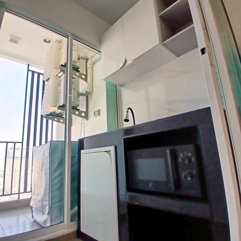 For rent: Regent Home Bangna, beautifully decorated unit with full furnishings, great location, convenient transportation. Don't miss out!